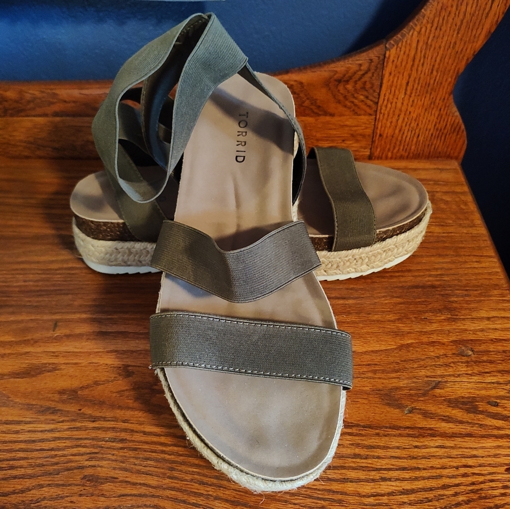 Torrid Olive Green Stretch Band Espadrille Flatform (WW)